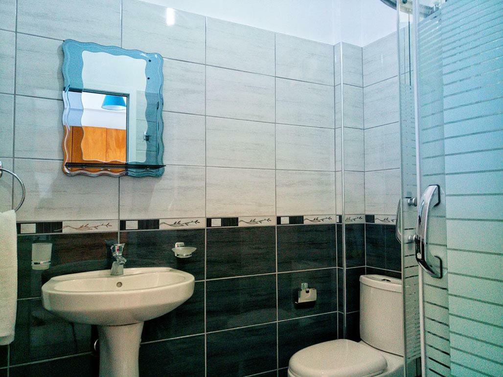 Sunset Boulevard Hotel Кєпаро Екстер'єр фото