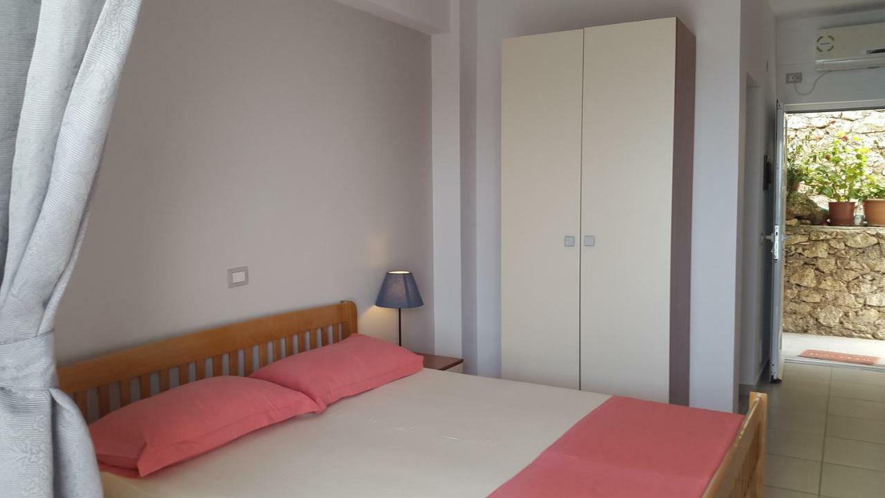 Sunset Boulevard Hotel Кєпаро Екстер'єр фото